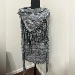NWOT TANTRUMS XXL Grey Black White light Sweater Tunic w Bandanna Fringe Scarf